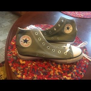 New converse Chuck Taylor size 8.5 women